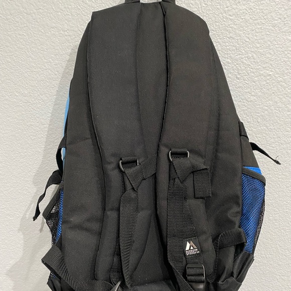 Everest Backpack - Picture 2 of 6